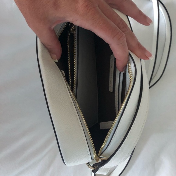 Ann Taylor Purse. - Picture 3 of 3